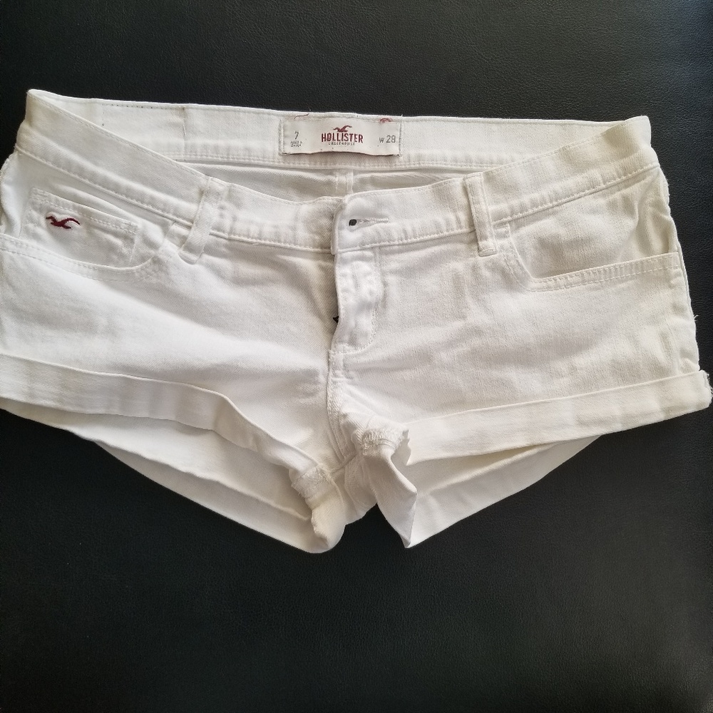 Low rise Hollister shorts